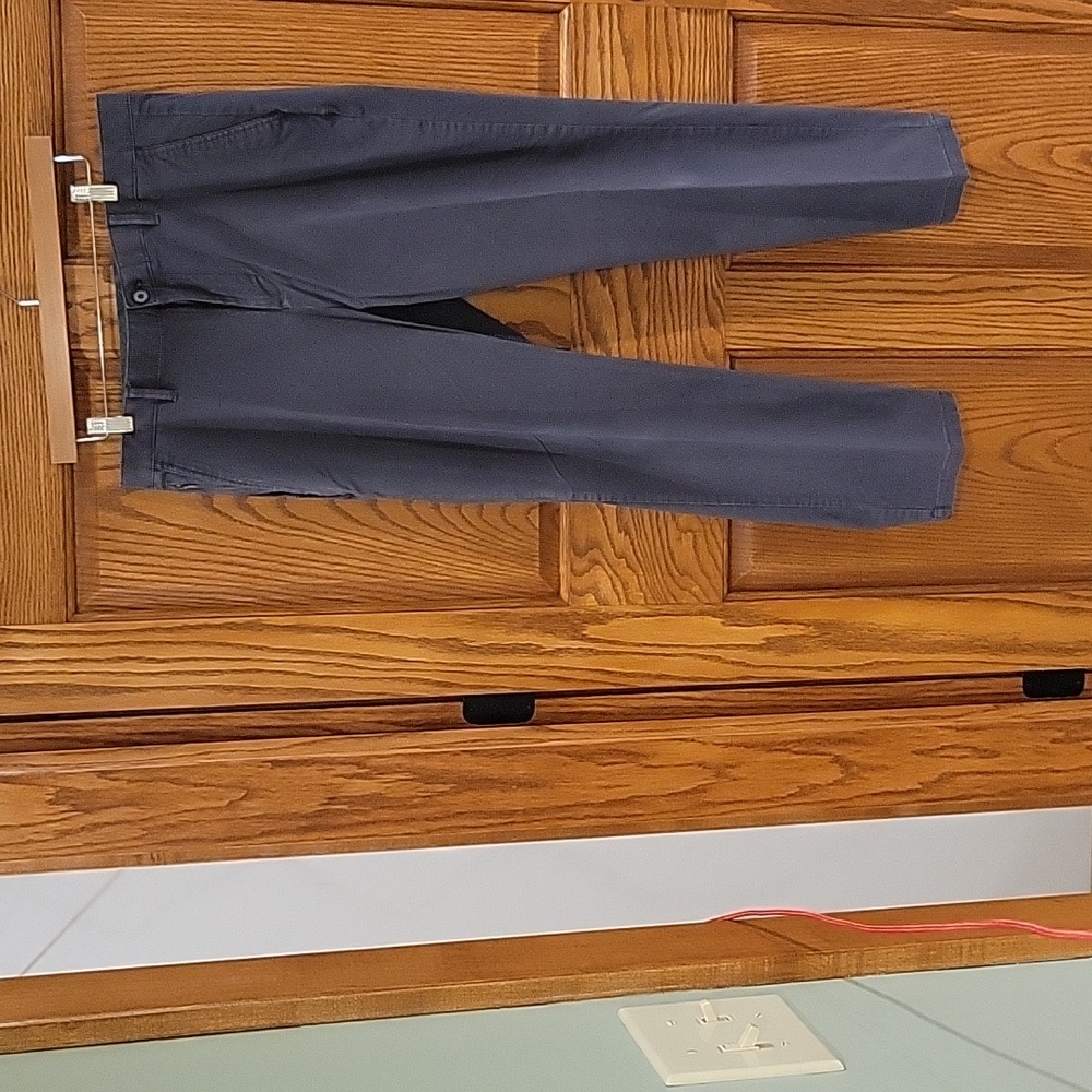 Mens English Laundry grey slacks in a size 34x30.